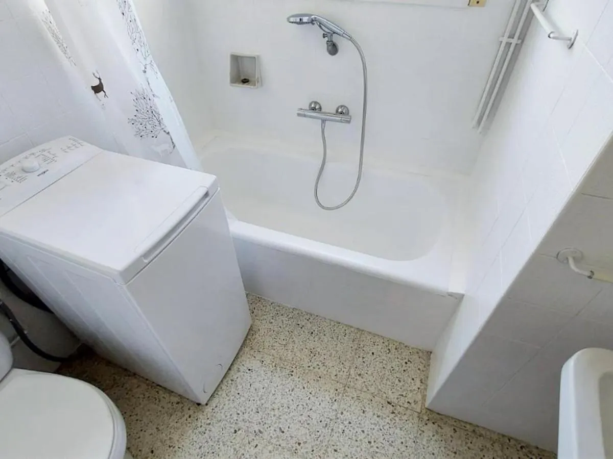 Apartamento Cerca De La Playa Con Parking Y Admite Mascotas En Llanca - Es-170-4 0*,  Spain