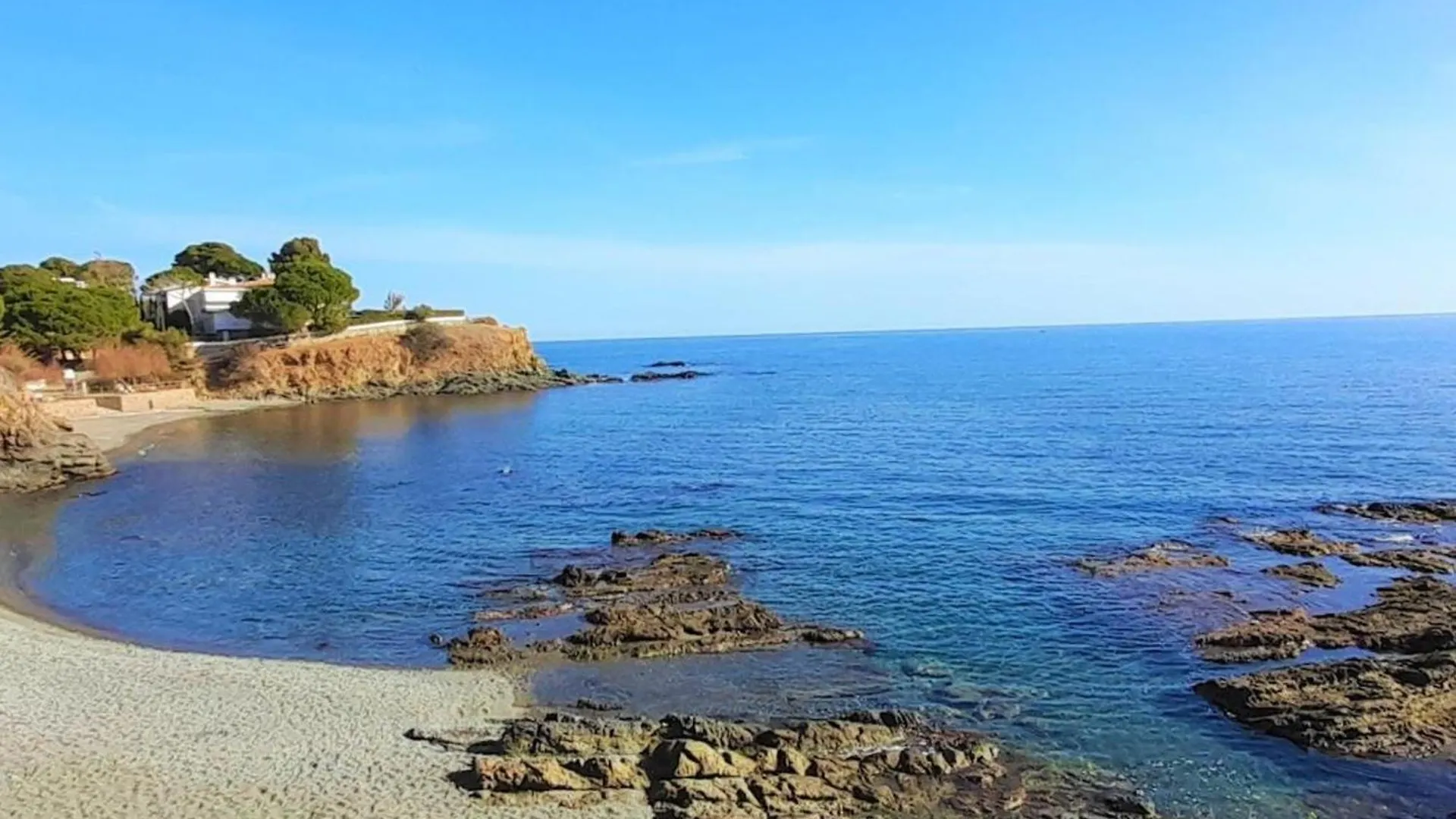 Apartamento Cerca De La Playa Con Parking Y Admite Mascotas En Llanca - Es-170-4 0*,