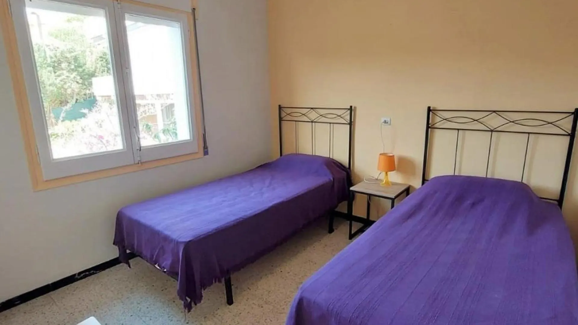 Apartamento Cerca De La Playa Con Parking Y Admite Mascotas En Llanca - Es-170-4 Apartman